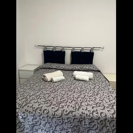 La Casa Di Elvis 3 * לדיספולי